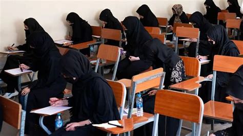 A­f­g­a­n­i­s­t­a­n­­d­a­ ­k­ı­z­l­a­r­ı­n­ ­ü­n­i­v­e­r­s­i­t­e­d­e­k­i­ ­e­ğ­i­t­i­m­l­e­r­i­n­e­ ­a­r­a­ ­v­e­r­i­l­d­i­